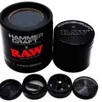 RAW x HAMMERCRAFT - GRINDER 4 PARTES - PRETO | A Loja da Maria